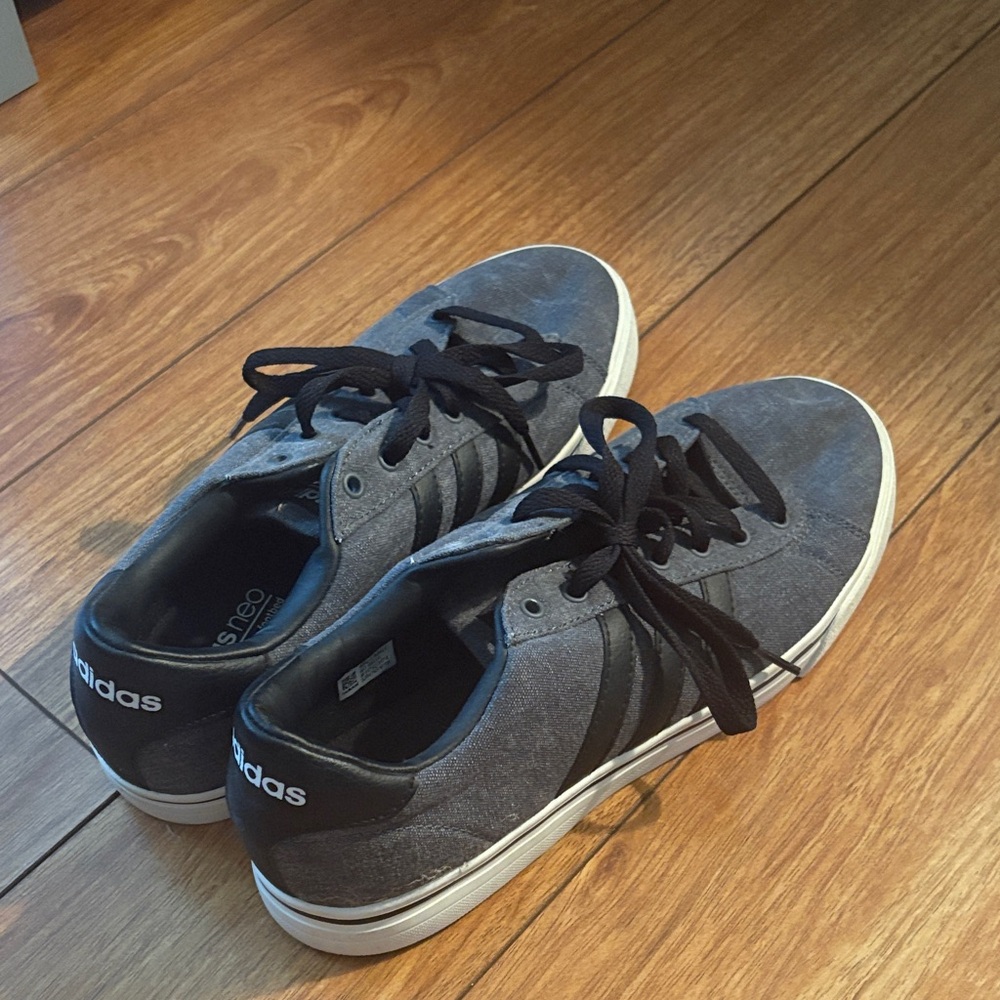 Adidas Men's Gray and Black Sneakers